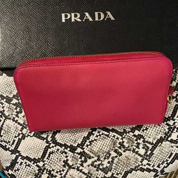 Prada Hot Pink Saffiano Leather full-size zip around Continental wallet and box - Picture 2 of 7